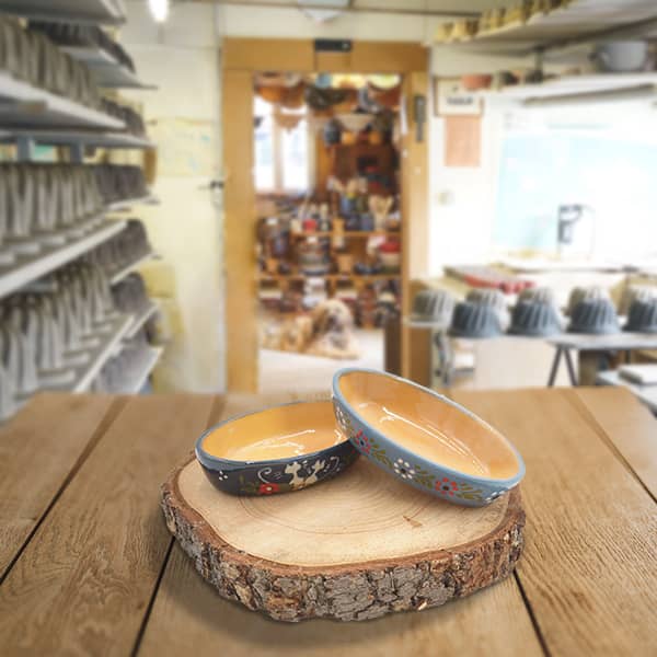 lot plats ovales en terre cuite décorés poterie friedmann savoir faire artisanal à Soufflenheim, Alsace